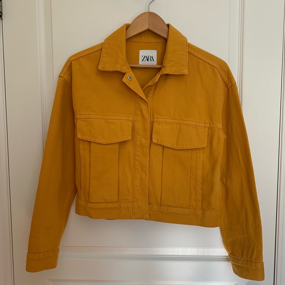 Cropped denim jacket